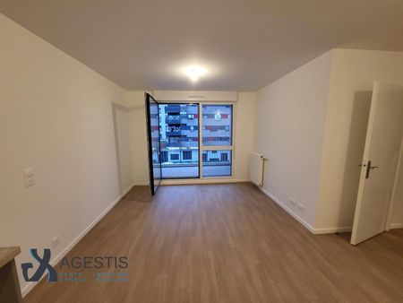 Location Appartement 3 pièces 54m² CLICHY SOUS BOIS 93390 - Photo 2