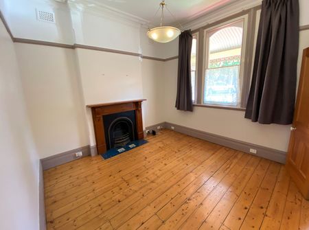 Home For Rent - Photo 4