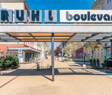 große Dachgeschosswohnung mit Einbauküche - Foto 1