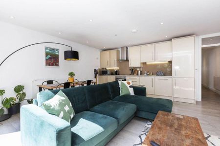 3 bedroom apartment to rent - Photo 3