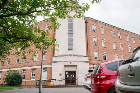 Room in a Shared House, Demesne Road, M16 - Photo 3