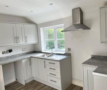 2 bedroom semi-detached house to rent - Photo 5