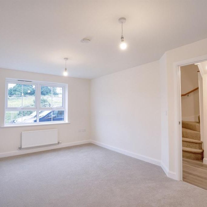 2 bedroom semi-detached house to rent - Photo 1