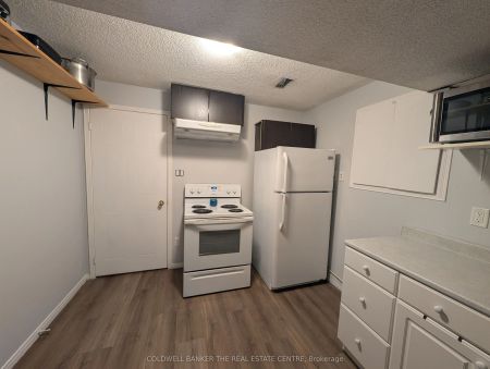 64 Athabaska Road #Lower - Photo 5