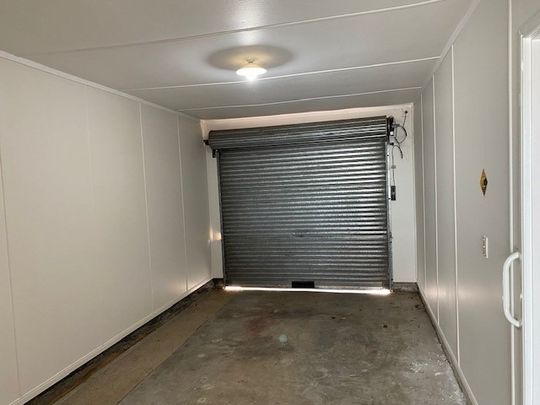 Royal Oak 2 Bedroom Unit in Prime Location - Photo 1