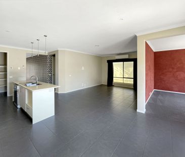 14 Chifley Drive, Delacombe - Photo 4