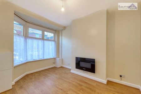 3 bedroom terraced house to rent - Photo 3