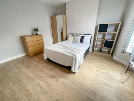 4 bedroom terraced house to rent - Photo 5