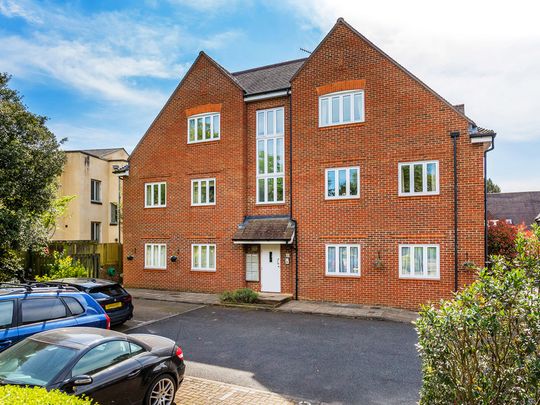 Ref: SB - Charlwood Place - Photo 1