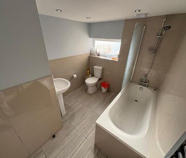 1 bedroom in a house share to rent - Photo 6