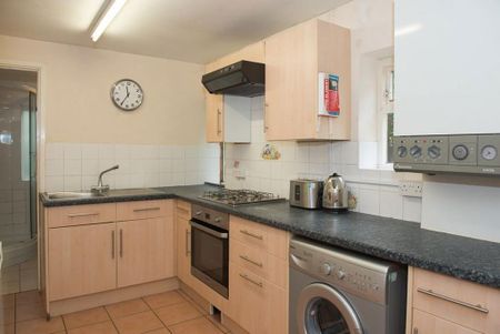 4 bedroom house to rent - Photo 2