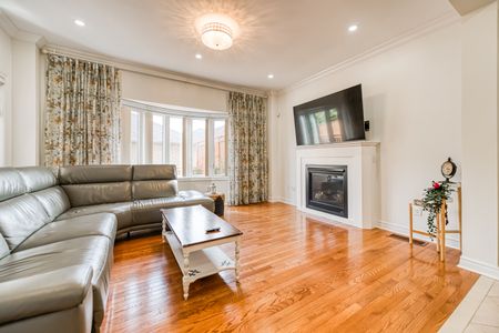 For Lease - 103 Shady Oaks Avenue, Markham, Ontario - Photo 3