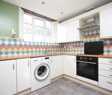 2 bedroom terraced house to rent - Photo 2