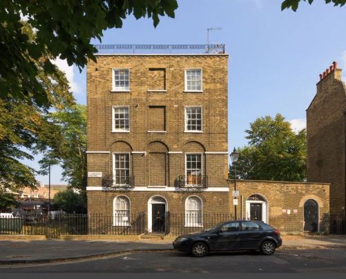 1 bedroom flat in Islington - Photo 1