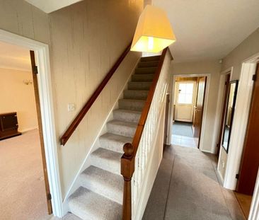 4 bedroom detached house to rent - Photo 2