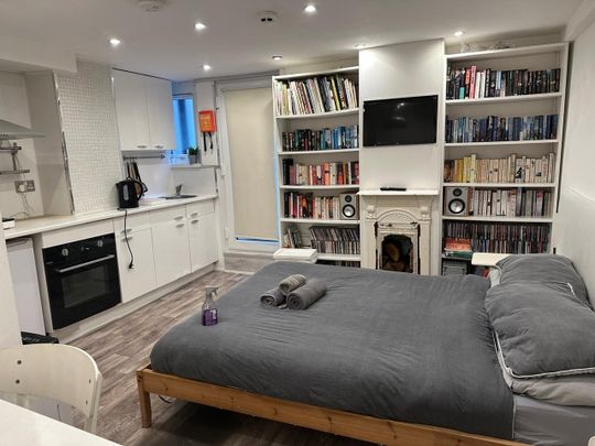 Studio Flat, Cross Green Lane, LS9 - Photo 1