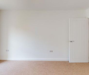 4 bedroom terraced house to rent - Photo 5