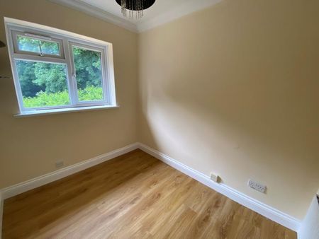 4 bedroom detached house to rent - Photo 4