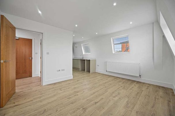 Boxtree Road, Harrow, HA3 - Photo 1