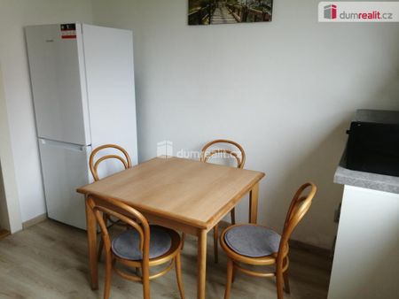 Pronájem bytu 2+1 78 m2 - Fotografie 2