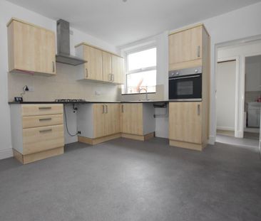 2 bedroom House To Let - Photo 2