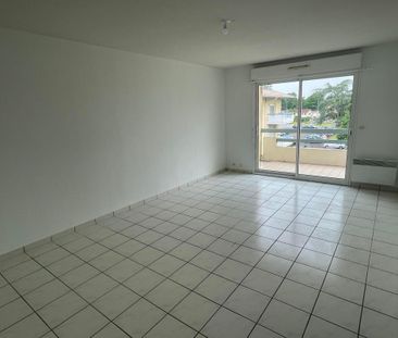 Location Appartement 2 pièces 49m² MONT DE MARSAN 40000 - Photo 2