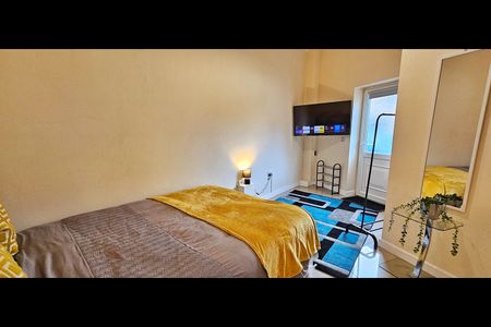 Studio Flat, High Road, IG3 - Photo 5