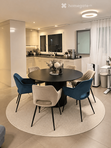2.5-Zimmer-Wohnung mit verglastem Balkon in Freienbach – 73 m² - Foto 2