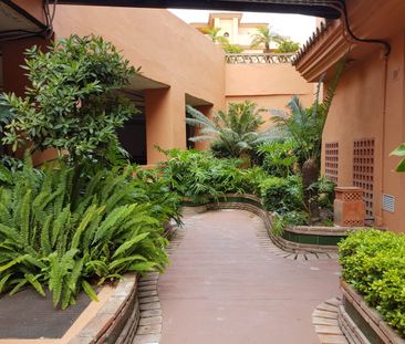Apartamento planta baja en alquiler en Benahavis - Photo 5