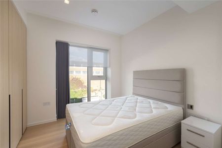 Smart apartment in the exclusive Lillie Square development. - Photo 4