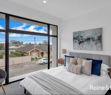 Gorgeous 4 Bedroom Home Plus STUDY! - Photo 4