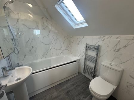 2 Bed Flat, Belvoir Road, BS6 - Photo 4