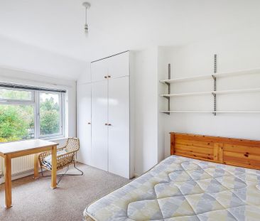 4 bedroom semi-detached house to rent - Photo 3