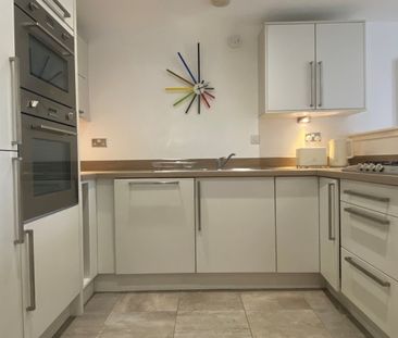 2 Bed Flat, Hatters Lane, EH7 - Photo 1