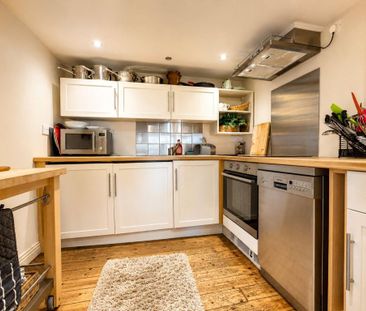 2 bedroom terraced house to rent - Photo 4