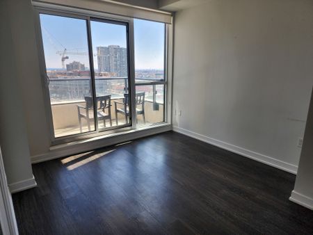 For Lease - 4055 Parkside Village Drive Unit# 919, Mississauga, Ontario - Photo 5