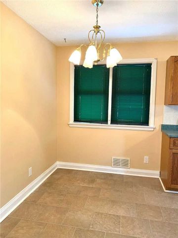 For Lease - 49 Grassmere Court, Oshawa, Ontario - Photo 3