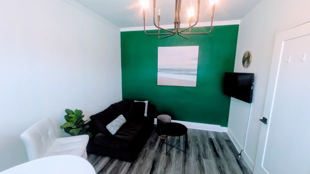 For Lease - 206 Bathurst Street Unit# Lower, Toronto, Ontario - Photo 1