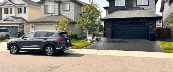 Luxurious Brand New Fully furnished 1200 sq ft. 3 bed Legal Suite. | Edmonton - Photo 1