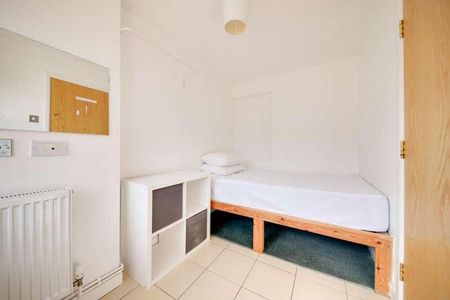 Tenterden Drive, Canterbury, CT2 - Photo 5