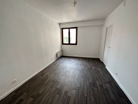 Location Appartement 3 pièces 93m² - Photo 3