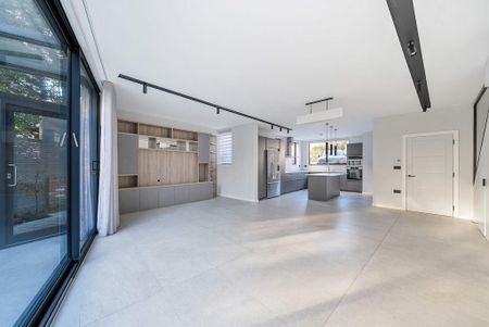 5 bedroom semi-detached house to rent - Photo 2