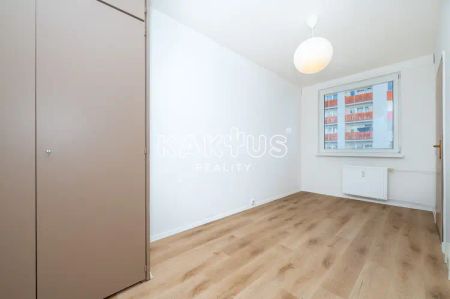 Pronájem nově rekonstruovaného bytu 2+1, ulice Zelená - Fotografie 2