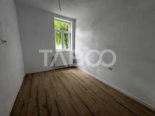Apartament renovat la casa cu 3 camere 60 mpu pivnita Piata - Photo 1
