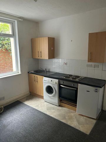 1 bedroom flat to rent - Photo 5