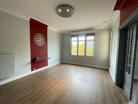 Location Appartement 5 pièces 104m² - Photo 2