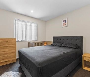 Chic 3BR Karaka Townhouse w/ Deck! - Photo 2