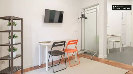 1-bedroom apartment for rent in Embajadores - Foto 2