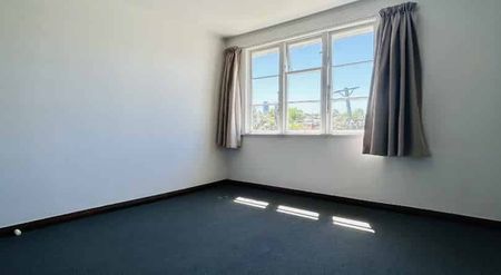 Charming Two-Bedroom Home in Herne Bay - Photo 4