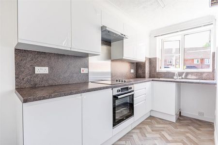 2 bedroom flat to rent - Photo 3